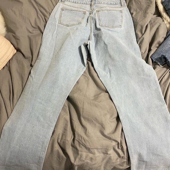 Princess Polly light wash jeans - Picture 2 of 3